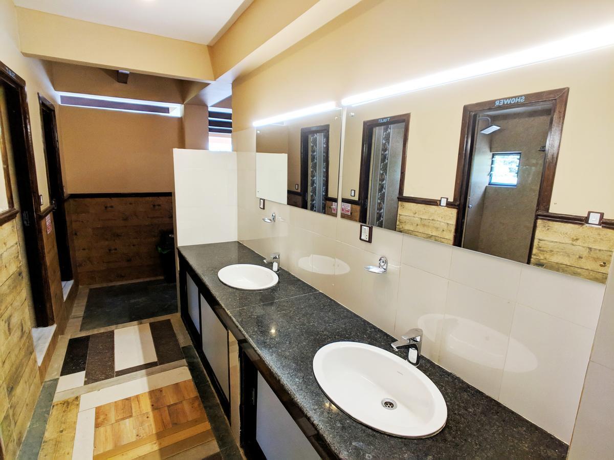 Hotel Forest Lake Backpackers' Hostel Ποκάρα Εξωτερικό φωτογραφία